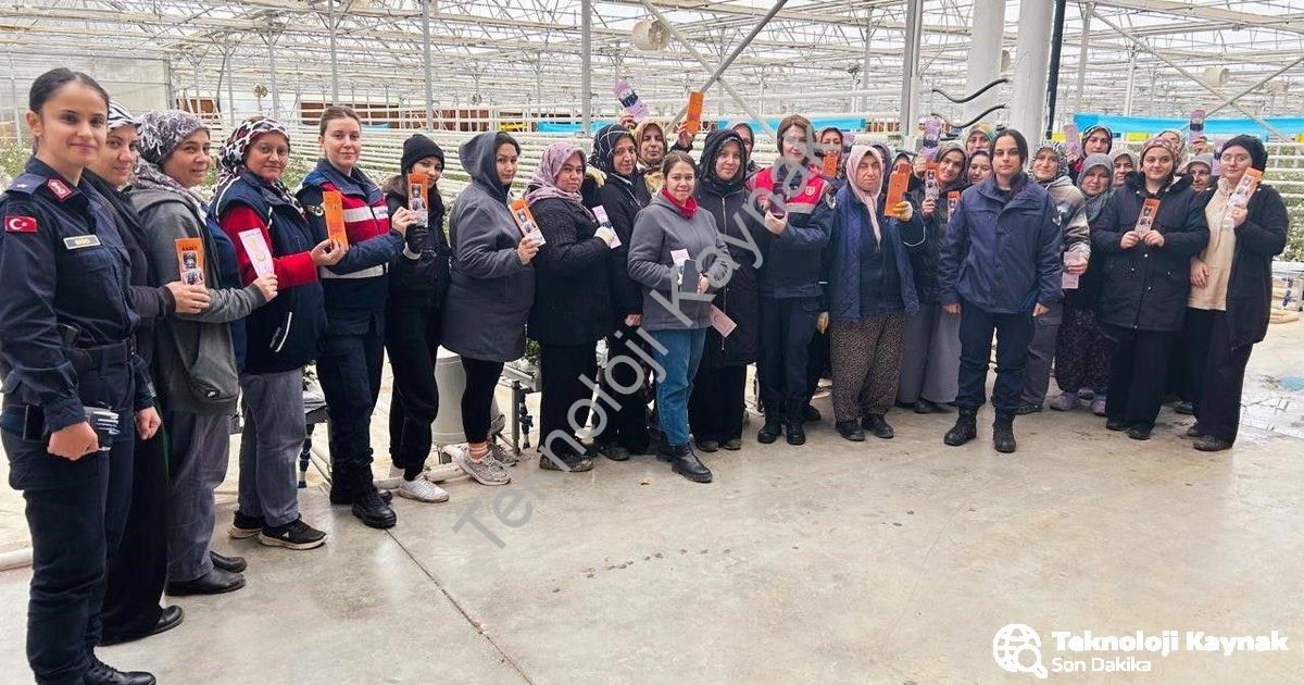 "Kütahya Simav’da Jandarma’dan Kadınlara Dijital Kalkan: KADES Eğitimi" başlıklı haber için fotoreal